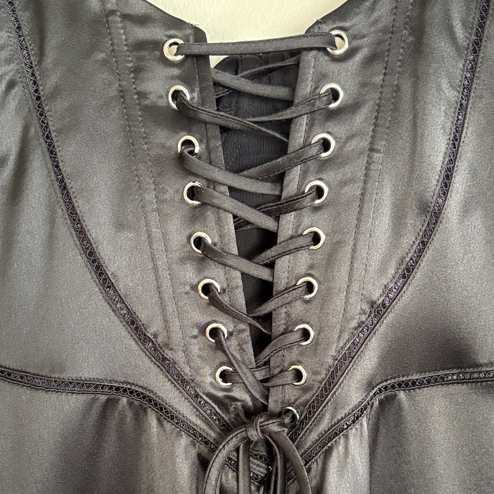 House of CB - Anabella lace-up satin gown - Picture 8 of 12
